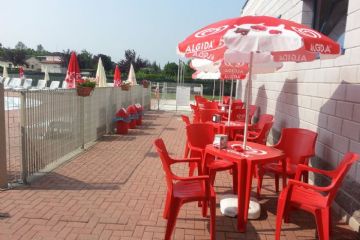 Piscina comunale - Tavolini bar